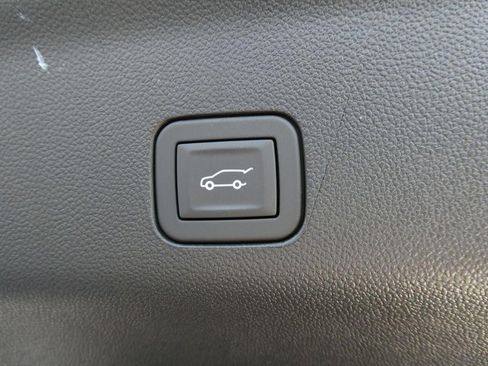 New 2026 Chevrolet Suburban High Country AWD/4WD image 15