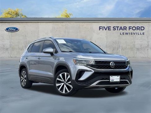 Used 2022 Volkswagen Taos SE FWD image 1