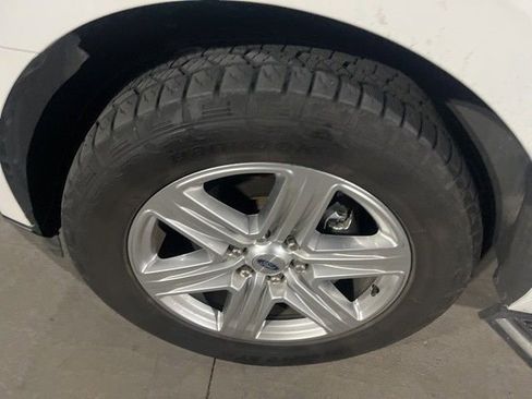 Used 2020 Ford Expedition XLT w/ Equipment Group 202A AWD/4WD image 11