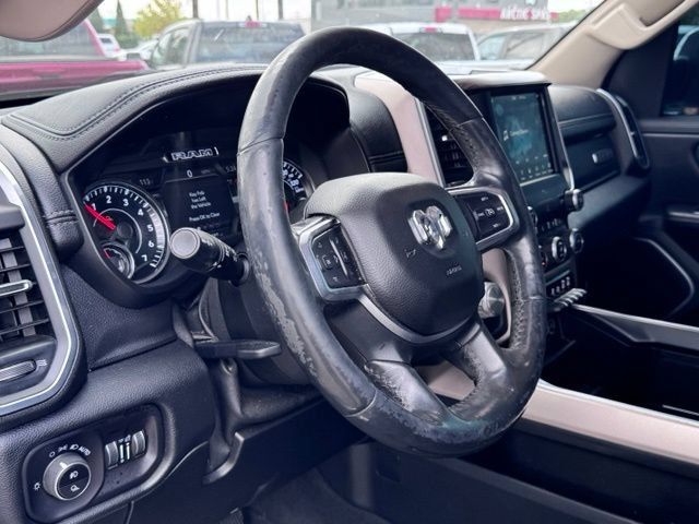 Used 2019 RAM 1500 Laramie AWD/4WD image 18