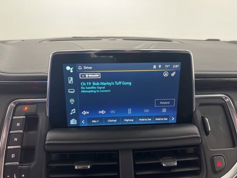 Used 2023 Chevrolet Suburban Z71 w/ Luxury Package image 12