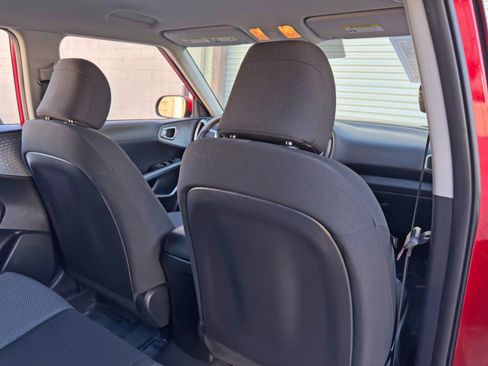 Used 2021 Kia Soul LX FWD image 28