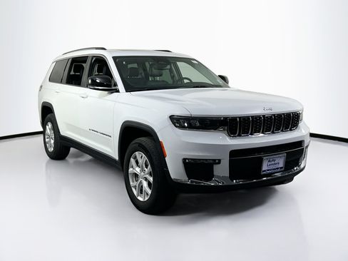 Used 2023 Jeep Grand Cherokee L Limited AWD/4WD image 3