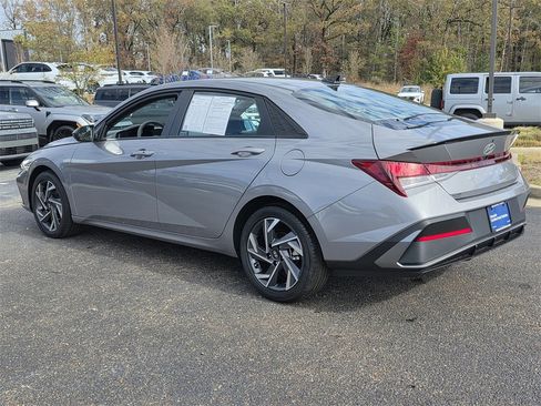 Certified 2025 Hyundai Elantra Sport image 6