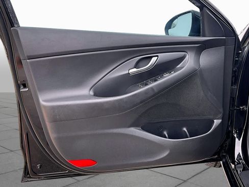 Used 2018 Hyundai Elantra GT FWD image 21