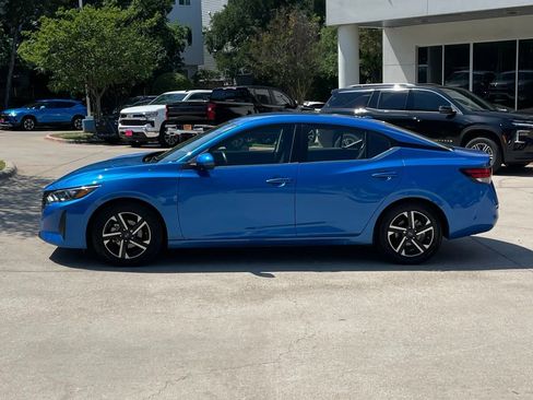 Used 2024 Nissan Sentra SV FWD image 3