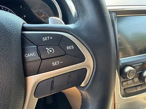Used 2014 Jeep Grand Cherokee Laredo w/ Quick Order Package 23E AWD/4WD image 25