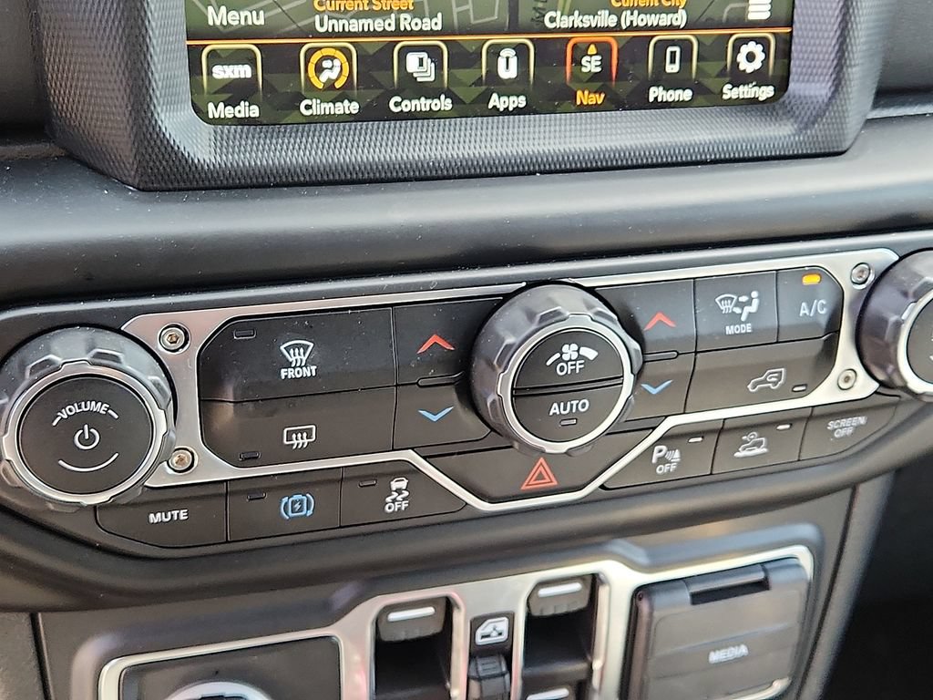 Used 2022 Jeep Wrangler Unlimited Sahara w/ Safety Group AWD/4WD image 15