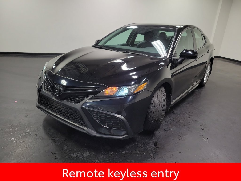 Used 2023 Toyota Camry SE FWD image 4