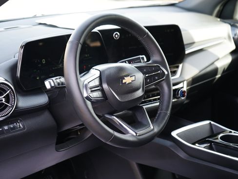 Used 2025 Chevrolet Equinox LT image 15