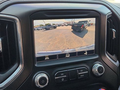 Used 2021 GMC Sierra 1500 AT4 w/ AT4 Preferred Package AWD/4WD image 8