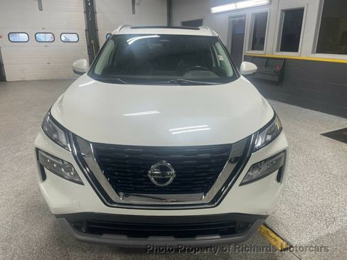Used 2021 Nissan Rogue SV AWD/4WD image 3