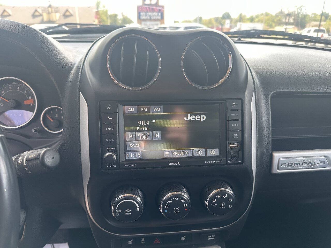 Used 2016 Jeep Compass High Altitude AWD/4WD image 10