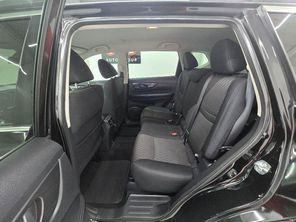 Used 2020 Nissan Rogue S FWD image 14