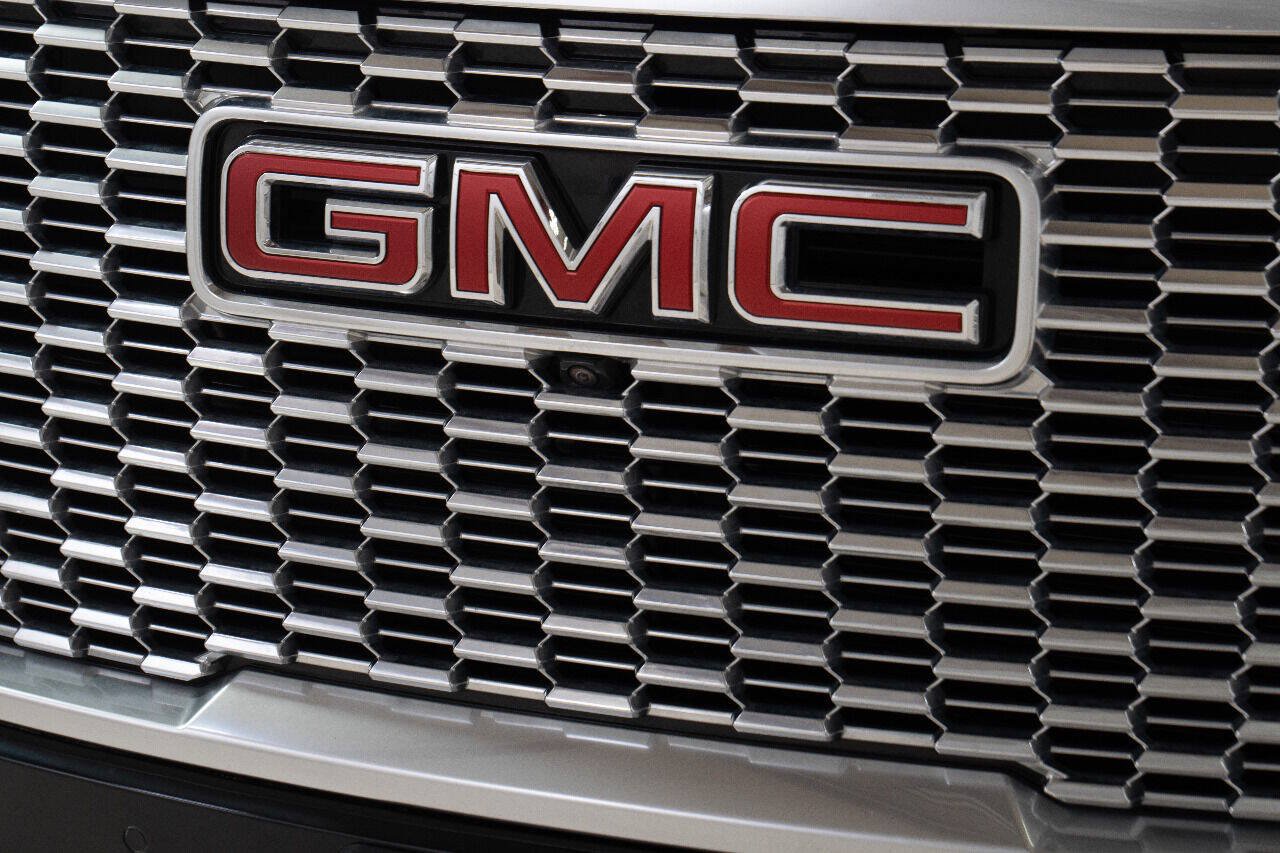 Used 2021 GMC Yukon XL Denali AWD/4WD image 14