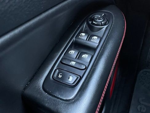 Used 2020 Jeep Compass Trailhawk AWD/4WD image 12