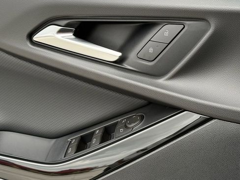 New 2026 Chevrolet Equinox LT FWD image 19