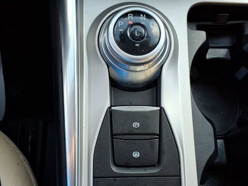 Used 2023 Ford Explorer Limited w/ Equipment Group 301A AWD/4WD image 19