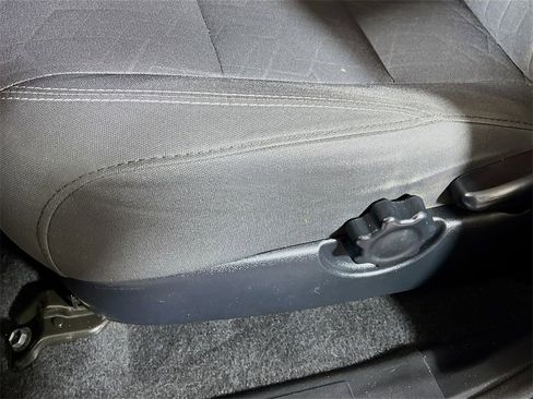 Certified 2019 Toyota Tacoma TRD Sport image 18