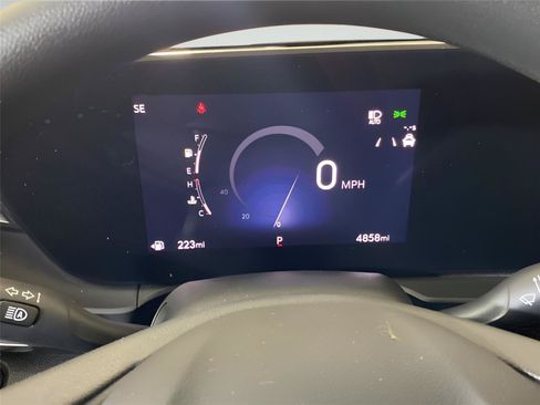 Used 2024 Buick Envista Preferred w/ Advanced Safety Package FWD image 11