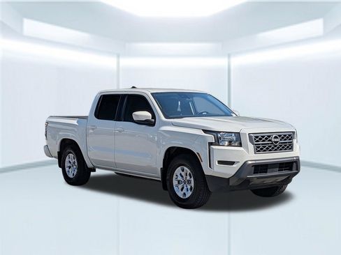 Certified 2024 Nissan Frontier SV w/ Tow Package RWD image 10