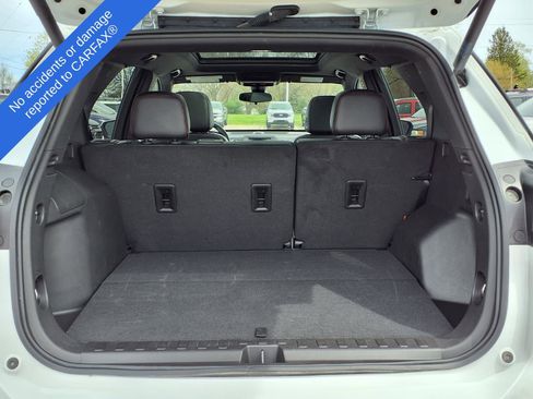 Used 2024 Chevrolet Equinox RS w/ LPO, Floor Liner Package FWD image 10