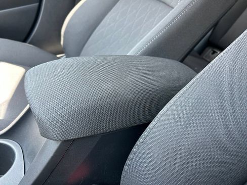 Used 2025 Toyota Corolla LE FWD image 35