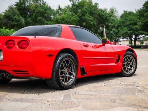Used 2001 Chevrolet Corvette Z06 w/ Memory Pkg RWD image 35