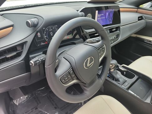 Used 2024 Lexus ES 350 w/ Premium Package FWD image 23
