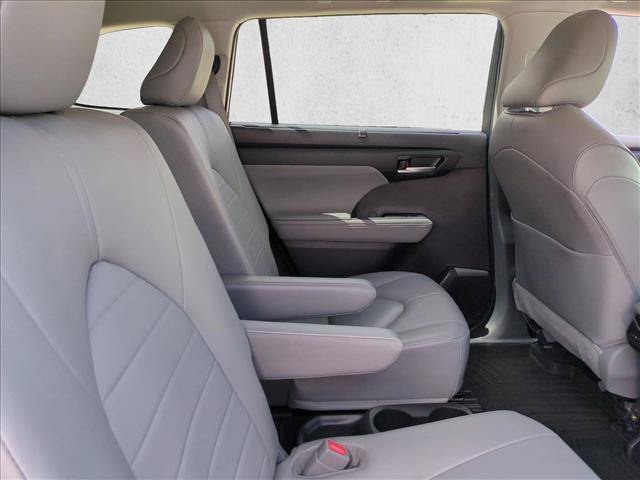 Used 2023 Toyota Highlander XLE FWD image 20