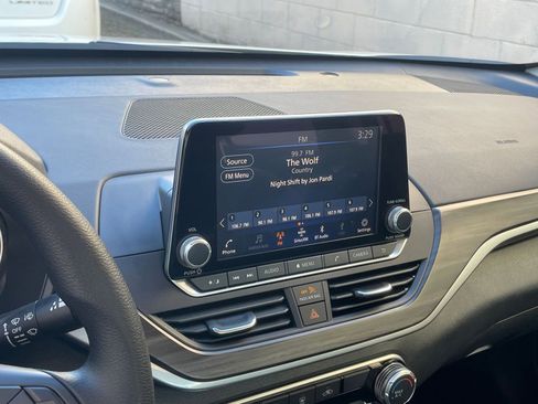 Used 2025 Nissan Altima 2.5 SV image 20