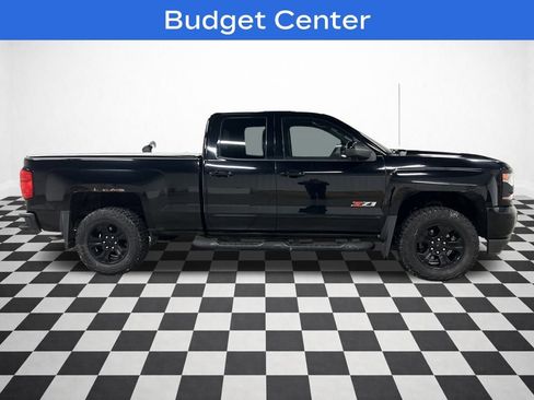 Used 2017 Chevrolet Silverado 1500 LT w/ Midnight Edition image 2