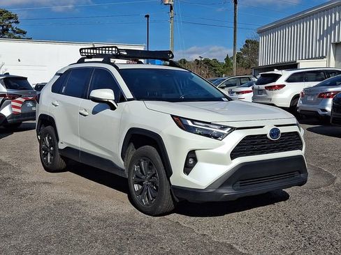 Used 2022 Toyota RAV4 XLE Premium image 1