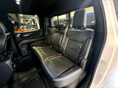 Used 2024 GMC Sierra 1500 AT4X image 15