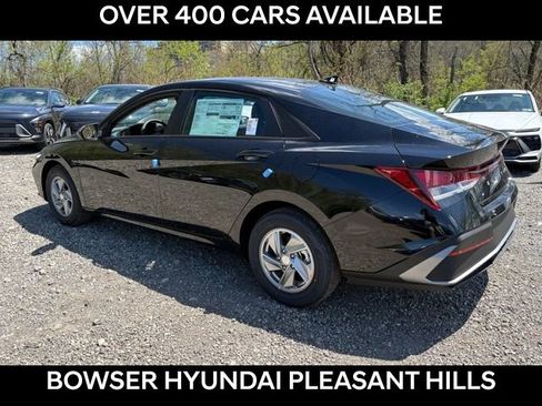 New 2026 Hyundai Elantra SE FWD image 3
