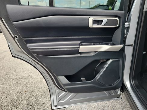 Certified 2023 Ford Explorer XLT w/ Equipment Group 202A RWD image 11