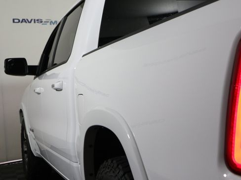Used 2022 RAM 1500 Laramie AWD/4WD image 10