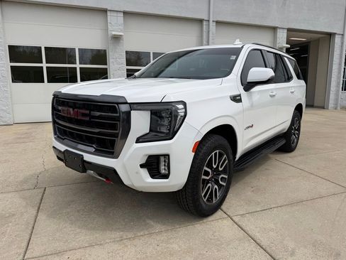 Used 2024 GMC Yukon AT4 AWD/4WD image 1