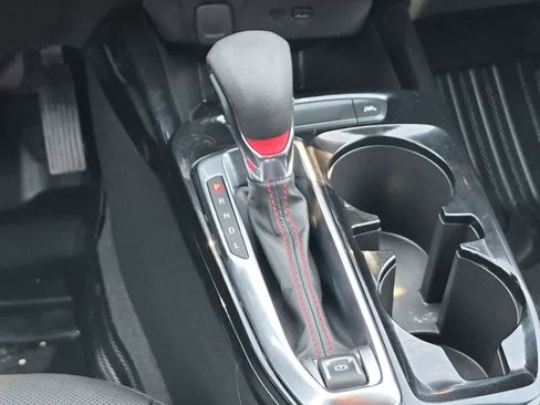 Used 2026 Chevrolet Trax RS FWD image 15