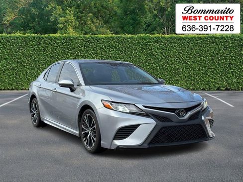 Used 2019 Toyota Camry SE image 1