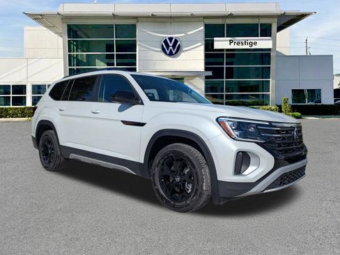 New 2026 Volkswagen Atlas Peak Edition AWD/4WD image 1