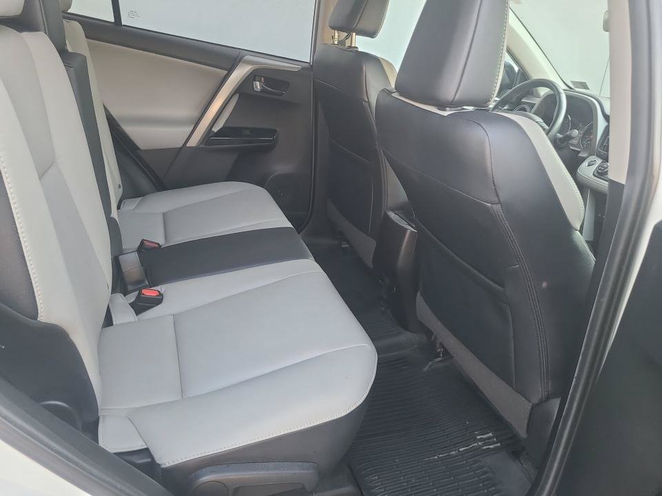 Used 2018 Toyota RAV4 Limited w/ Advanced Technology Package AWD/4WD image 33