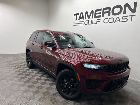 Used 2024 Jeep Grand Cherokee Altitude AWD/4WD image 1