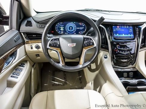 Used 2018 Cadillac Escalade Premium Luxury image 13