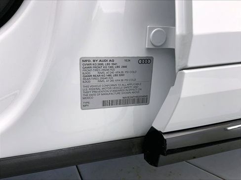 Used 2025 Audi Q5 e Premium Plus w/ Premium Plus Package AWD/4WD image 31