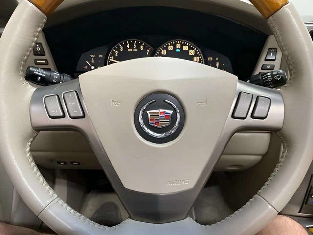 Used 2005 Cadillac XLR RWD image 39