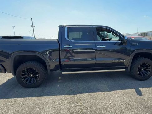 Used 2023 GMC Sierra 1500 Denali Ultimate AWD/4WD image 9