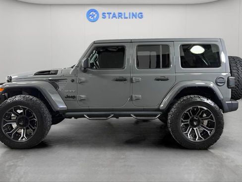 Used 2023 Jeep Wrangler Unlimited Sahara w/ Cold Weather Group AWD/4WD image 3