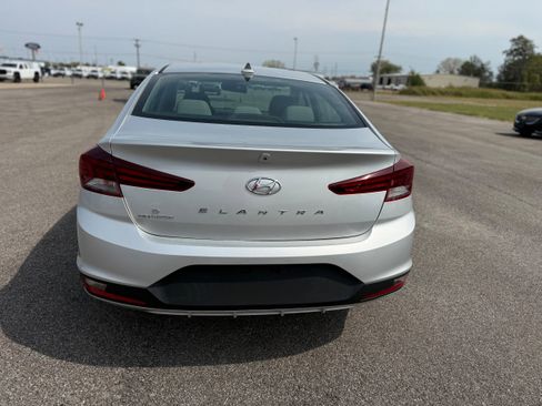 Used 2019 Hyundai Elantra SEL FWD image 6