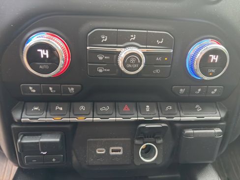 Used 2020 GMC Sierra 1500 Denali w/ Technology Package AWD/4WD image 14